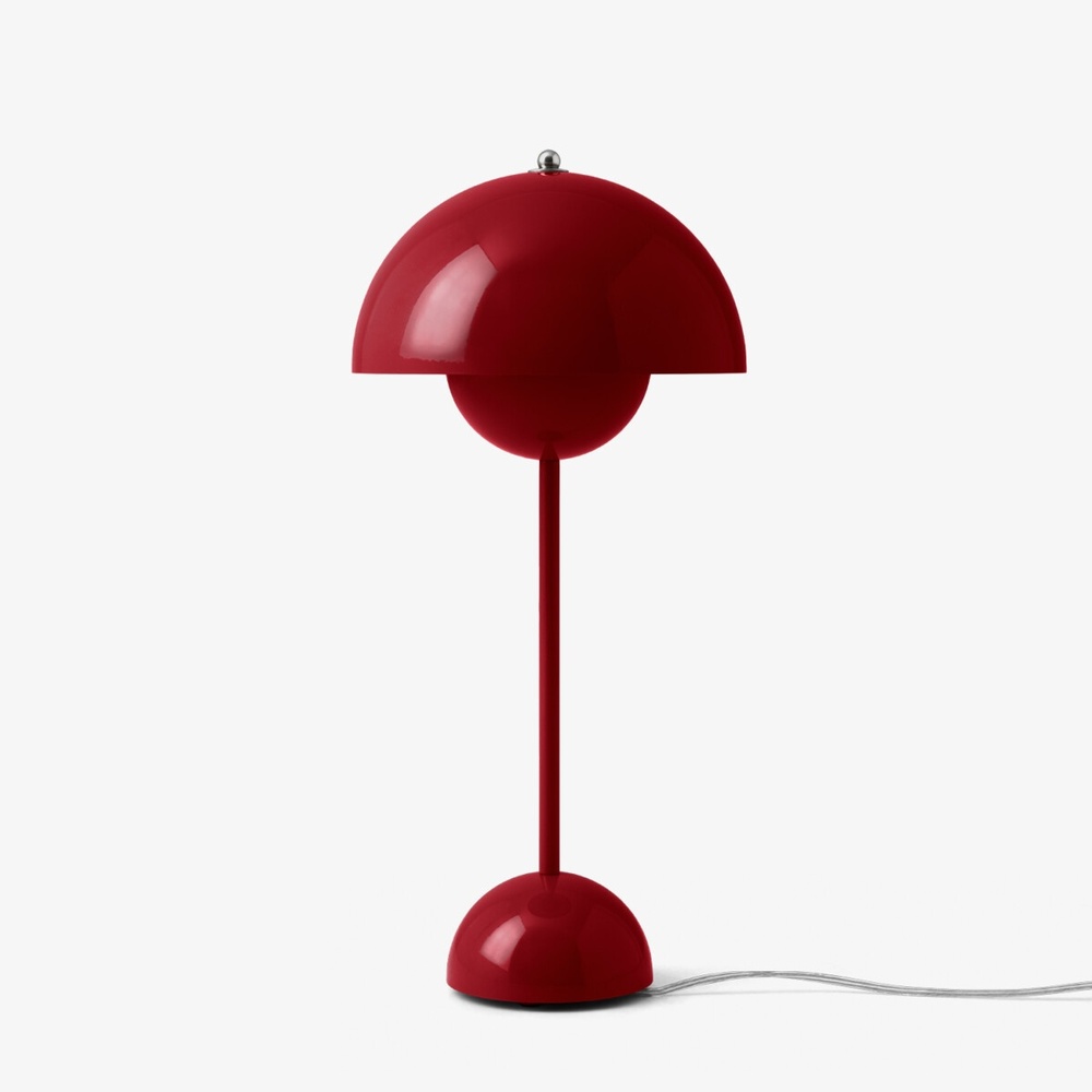 Настільний світильник Flowerpot VP3 Verner Panton  1968 в кольорі Vermilion Red від &Tradition. Изображение 1