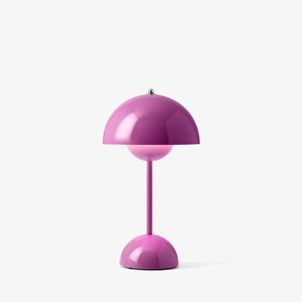 Настільний світильник Flowerpot VP9 Verner Panton 1968  в кольорі Tangi pink від &Tradition. Изображение 1