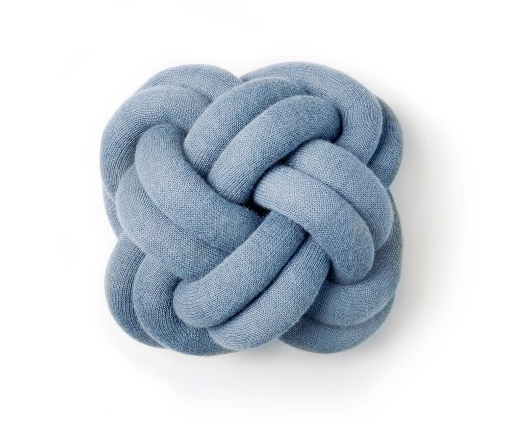 Подушка Design House Stockholm Knot Blue. Изображение 1