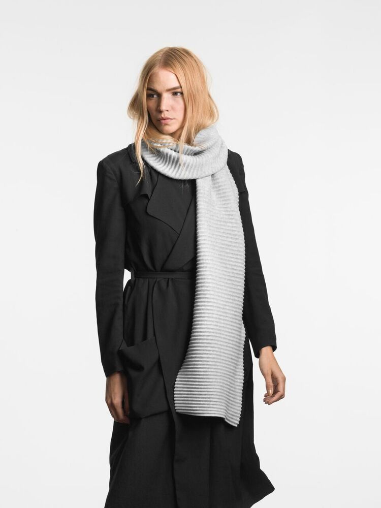 Шарф Design House Stockholm Pleece Light grey. Изображение 1